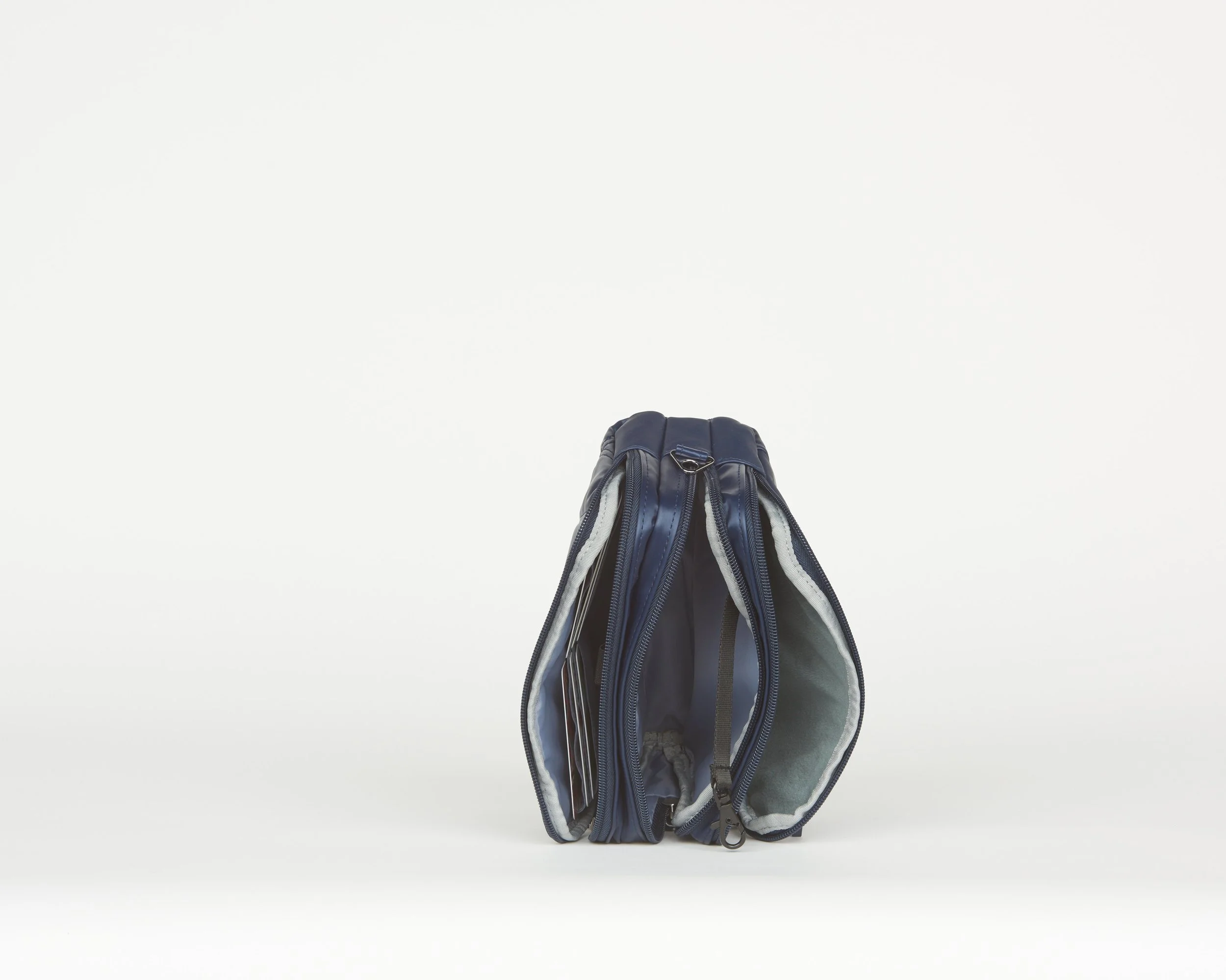 THE CAN'T STOP WEARING IT WRISTLET CROSSBODY - METALLIC